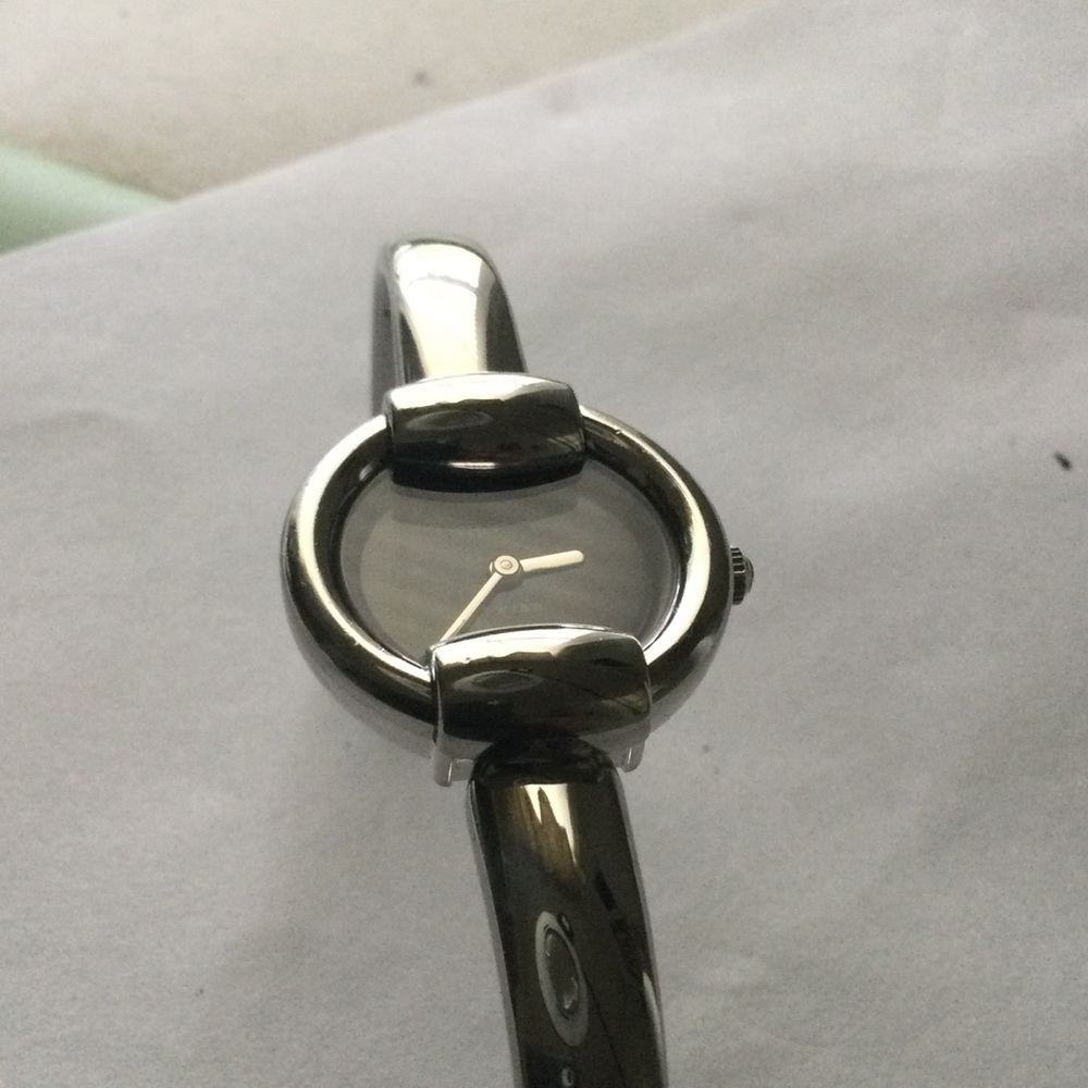 GUCCI 1400L STAINLESS STEEL QUARTZ WATCH